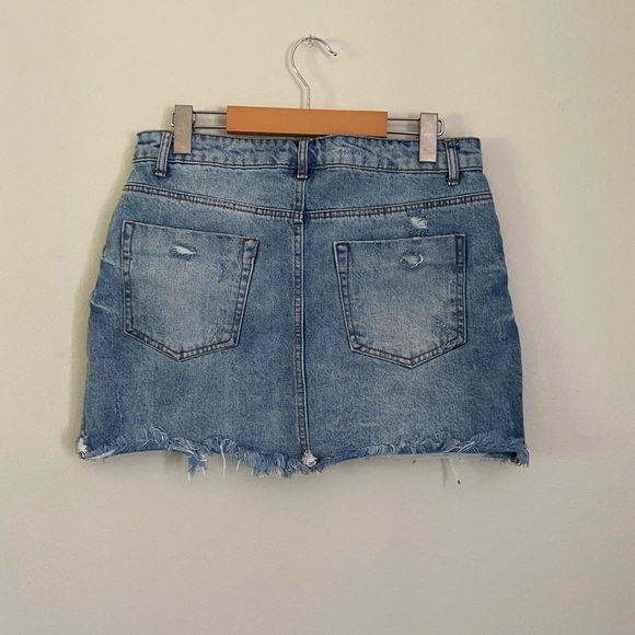 🌵4/$20 Forever 21 Distressed Denim Mini Skirt - Picture 2 of 3